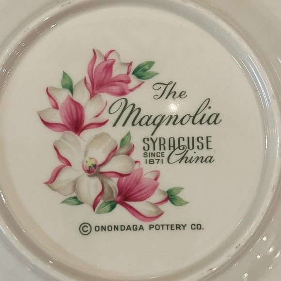Set of four vintage Magnolia salad plates in original box - Picture 2 of 7